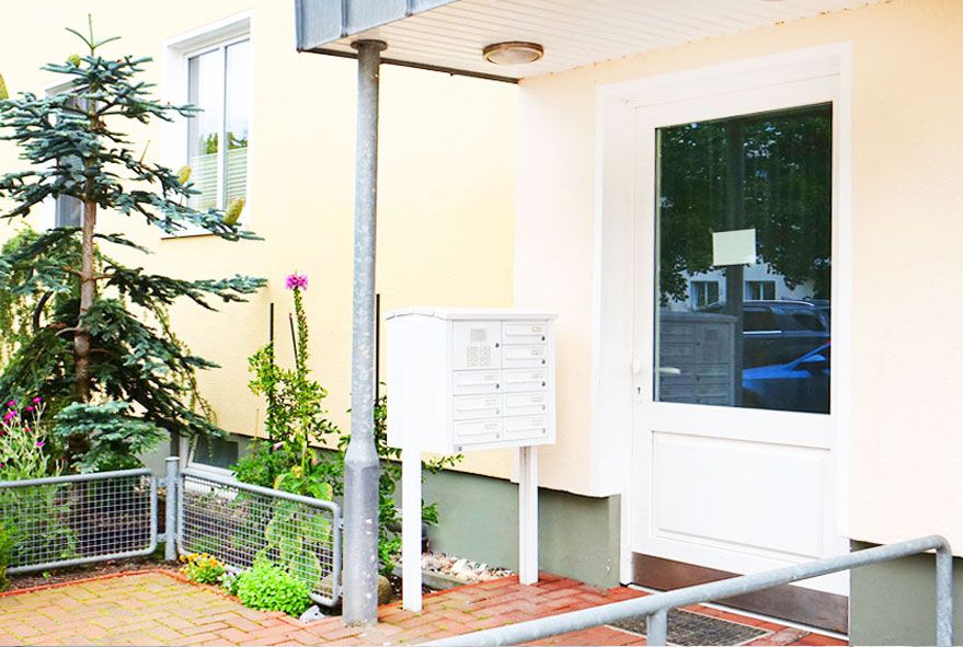 An Wohnblöcken werden oftmals Briefkastenanlagen verwendet die viel Platz bieten