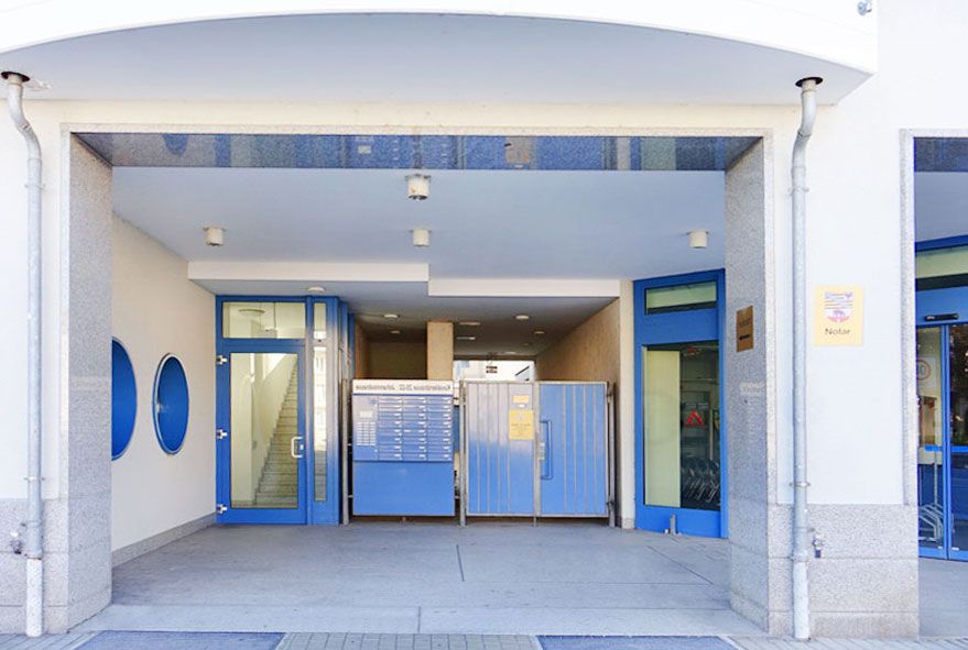 Auch für gewerbliche Objekte werden in Briefkastenanlagen zusammengefasste Sicherheitsbriefkästen verwendet