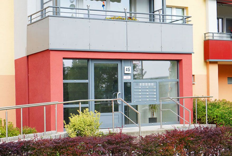 Die passende Briefkastenanlage für Wohnhäuser mit mehr als 4 Wohneinheiten preiswert bestellen