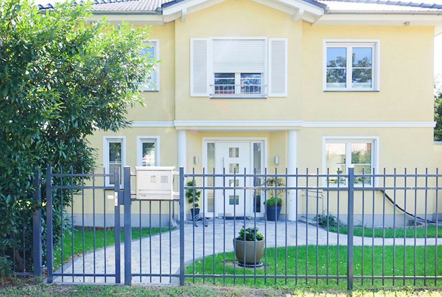 Für Immobilien wie Stadtvillen geeignete Briefkastenanlagen im ansprechenden Design und hoher Qualität