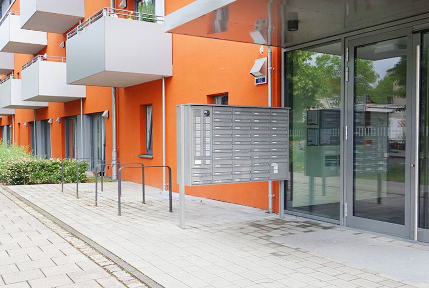 Für viele Mieter ausgelegte Briefkastenanlagen mit Oberflächenbeschichtung