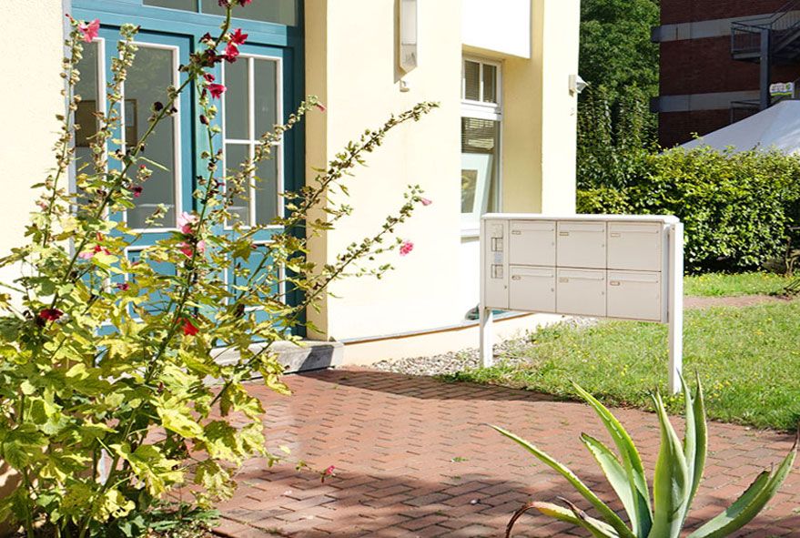 Für Wohn- und Geschäftseinheiten benötigt man auch eine zuverlässige Briefkastenanlage