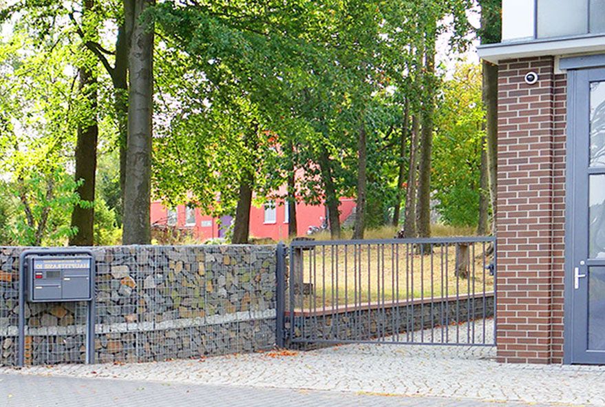 Geeignete Sammelkästen für Firmen und Ämter als große Briefkastenanlagen und Postzustellboxen