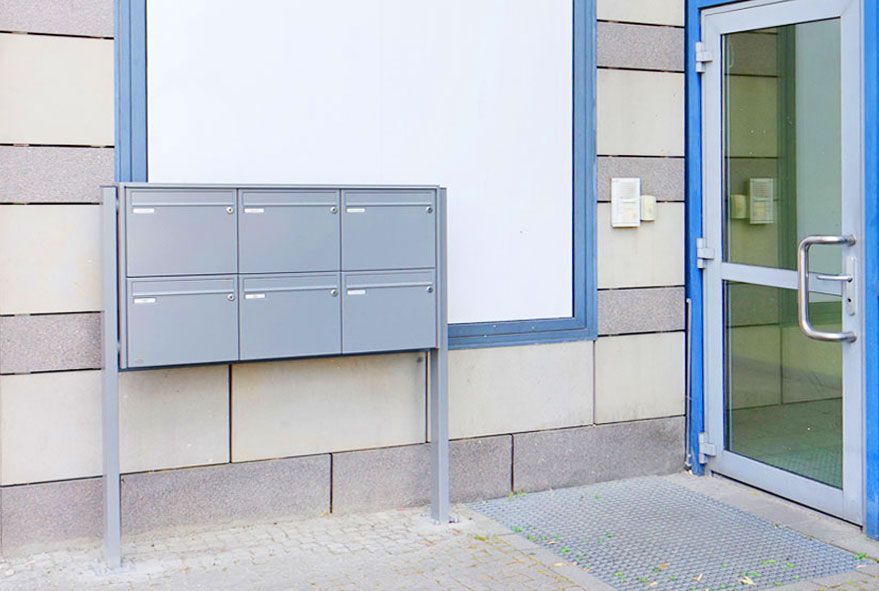 Genormte Briefkastenanlagen im Standarddesign die alltagstauglich sind
