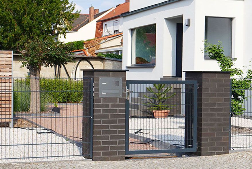 Komplett aus Edelstahl gefertigte Briefkastenanlagen die sicher und robust sind