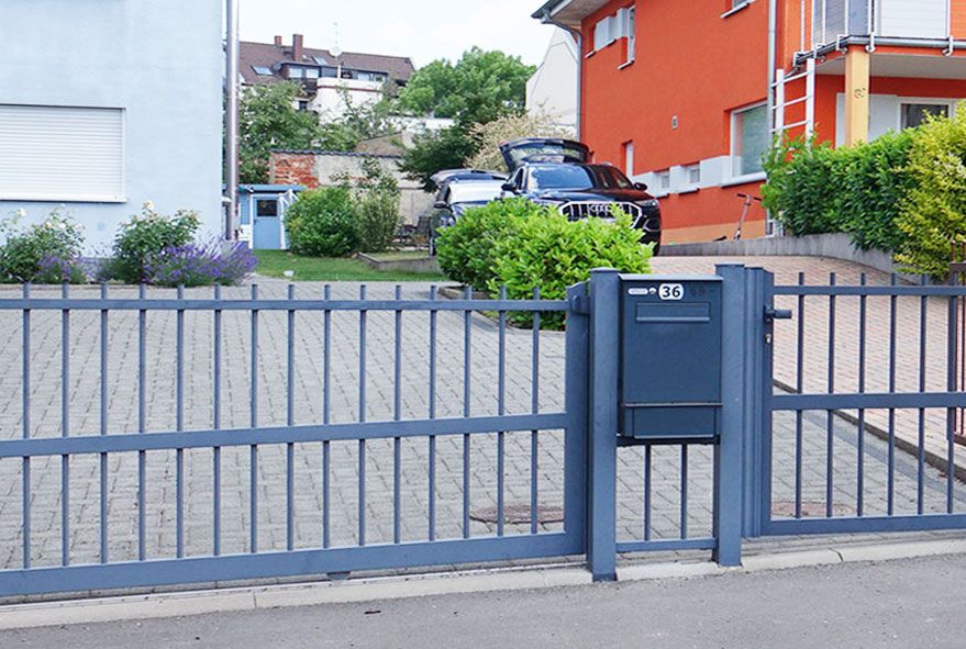 Kundenwünsche können bei Briefkastenanlagen in modularer Bauweise berücksichtigt werden
