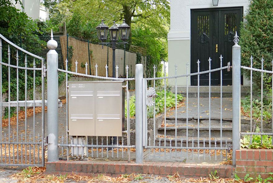Mit klarer Optik und geradlinigem Design gefertigte Briefkastenanlagen für den flexiblen Einsatz