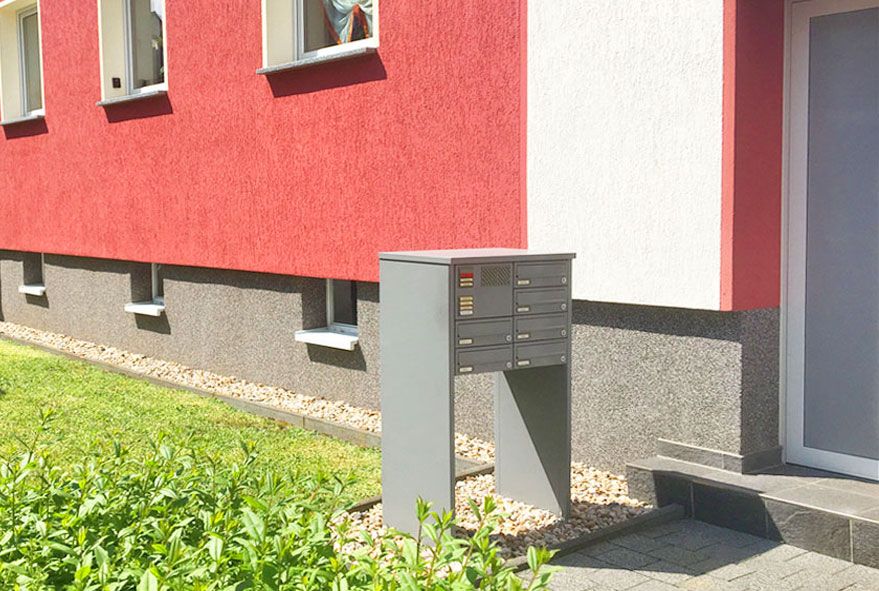 Mit Klingel versehende Briefkastenanlagen im modernen und kompakten Design