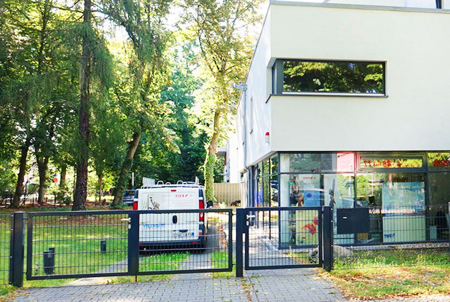 Mit schnellen Lieferzeiten - Verkauf und Installation von Briefkastenanlagen für gewerbliche Objekte