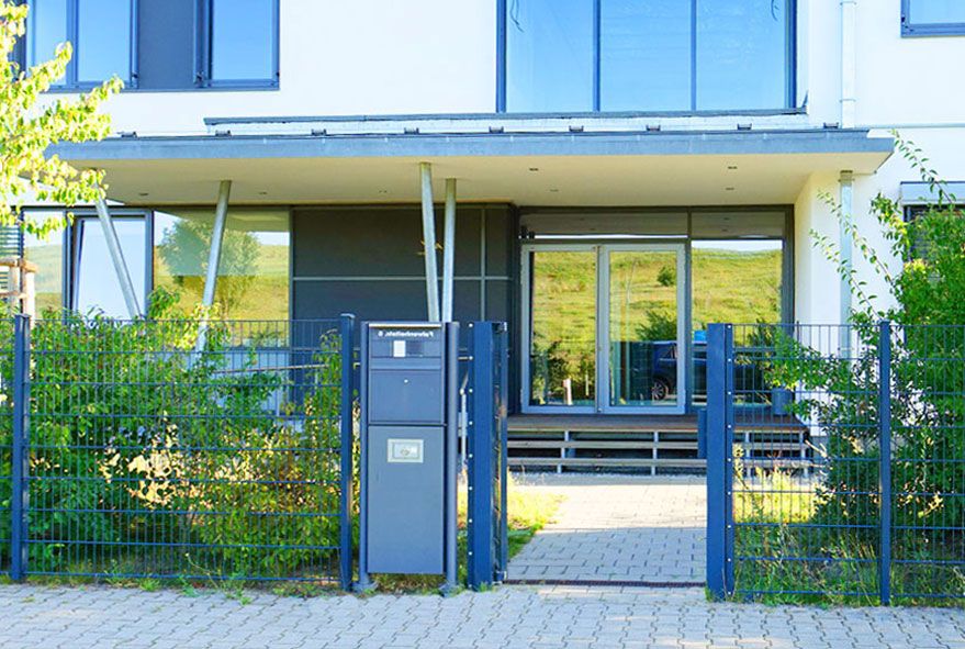 Modernste Technik in oberflächenbeschichteten Briefkastenanlagen oder in Einzelpostkästen verbaut