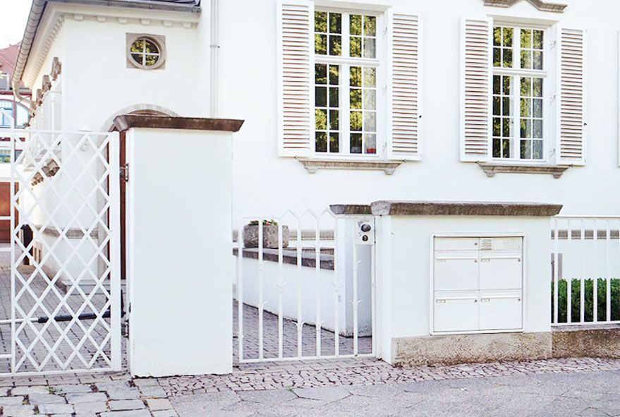 Nach eigenen Wünschen und Vorgaben angefertigte Briefkastenanlage bestellen