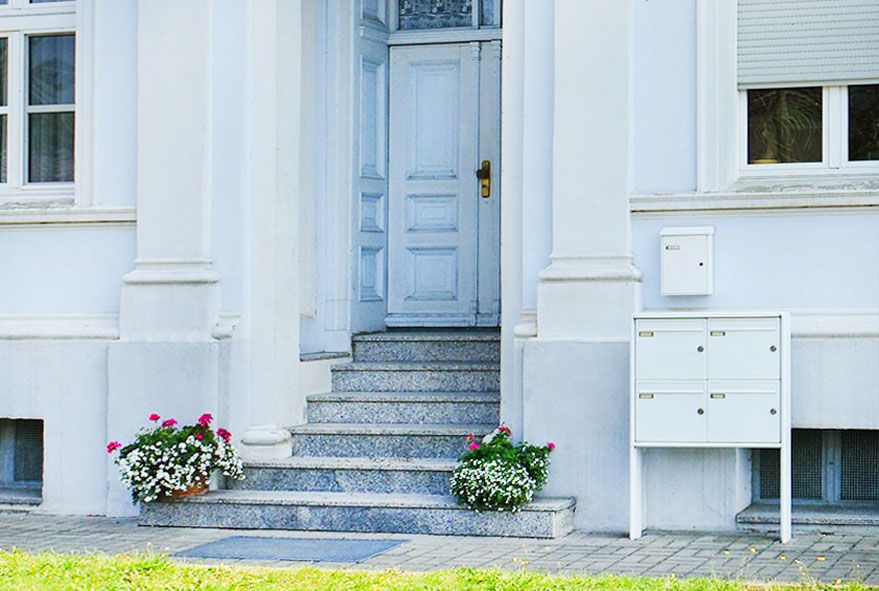 Ob 4-Fach Block oder einzelner Postkasten beide Varianten können als Standbriefkastenanlage aufgestellt werden