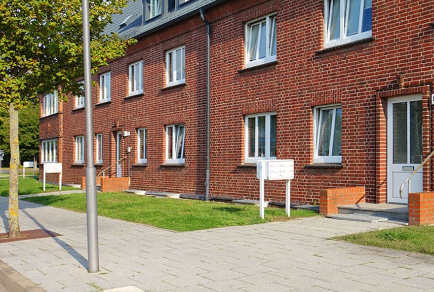 Optisch gleich aussehenden Hauseingang mit baugleicher Briefkastenanlage ausstatten