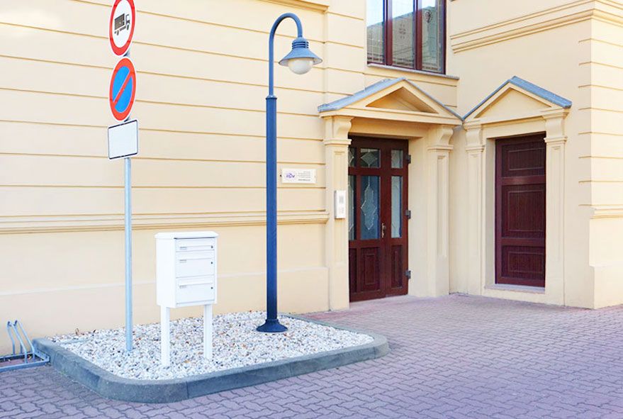 Preisgünstiger Anbieter für Außenbeleuchtungen und Briefkastenanlagen rund ums Haus