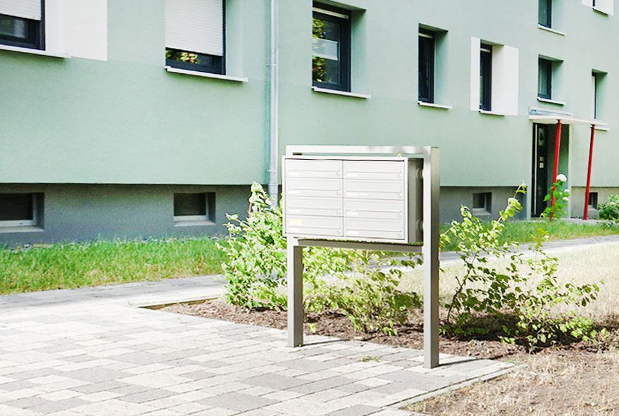 Rechteckständer zum aufstellen einzelner Briefkastenanlagen an dem vom Kunden gewünschten Standort