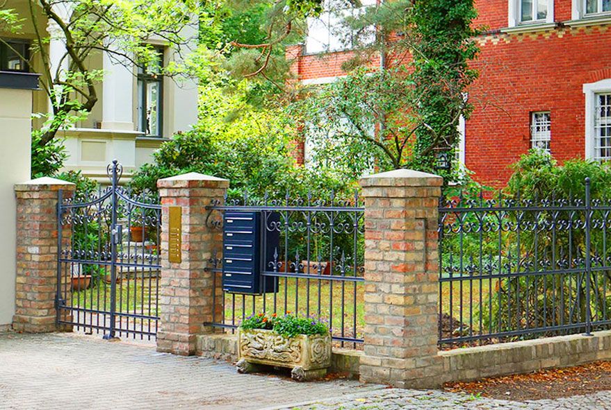 Sonderkastenanlagen mit hohem Aufnahmevermögen von Post als Briefkastenanlagen in Einzelanfertigung