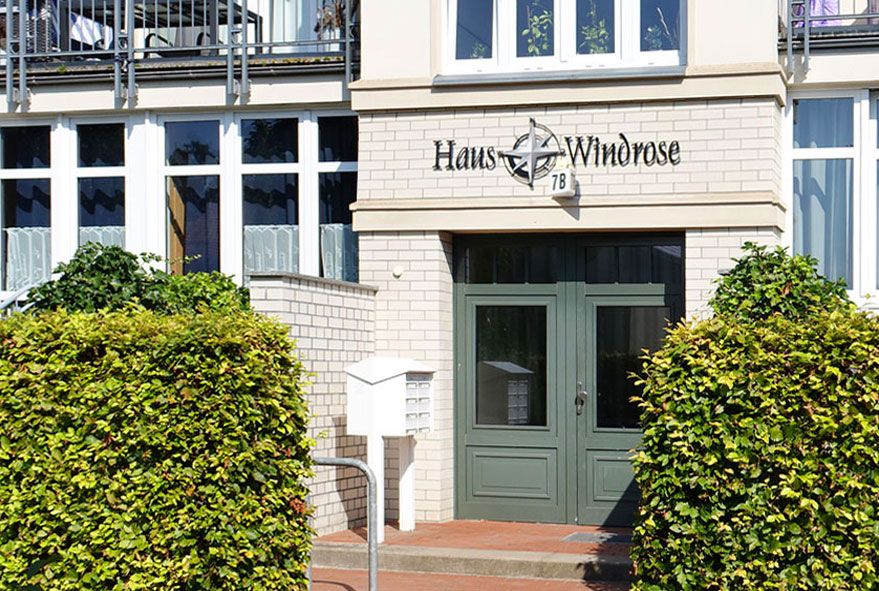 Ständer die frei positioniert werden durch den Kunden können für Briefkästen als Anlage genutzt werden