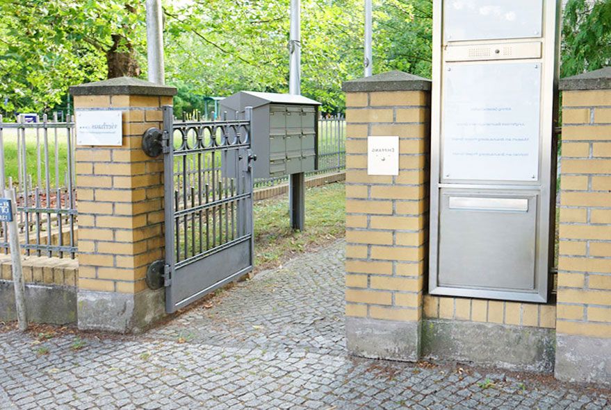 Universell einsetzbare Briefkastenmodelle mit unterschiedlichem Design am selben Standort verwenden