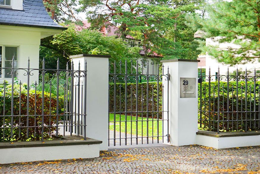 Verschiedene Smart Home Systeme lassen sich mit modernen Briefkastenanlagen gut kombinieren