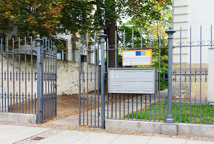 Viele kleine Details wie verwendete Materialien - Schlösser und Einwurfklappen sind wichtig für eine schöne Briefkastenanlage