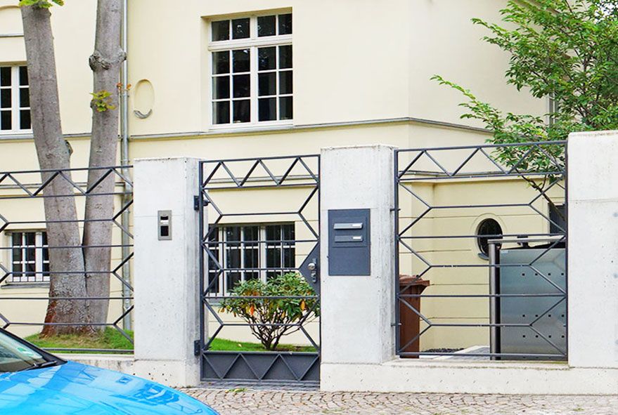 Vielerorts wird dazu übergegangen Wandbriefkästen beim Einbau bündig mit der Wand abschließen zulassen