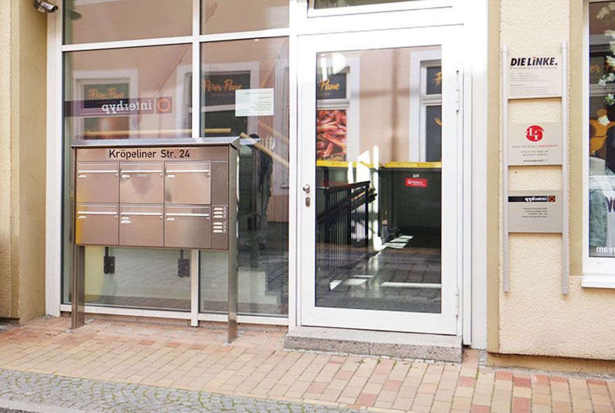 Vielseitig einsetzbare Briefkastenanlage die durch zusätzliche Beschriftung anderen Zwecken dienen kann