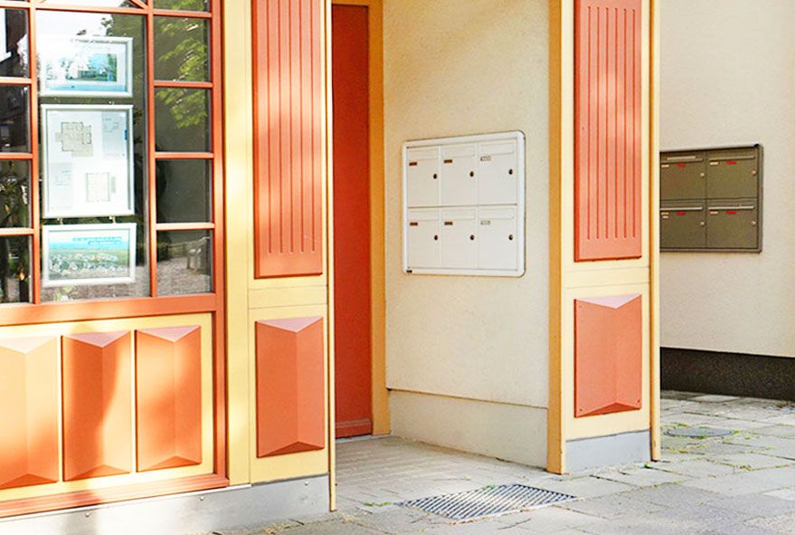 Wenn wenig Montageplatz vorhanden ist eine flache Briefkastenanlage verwenden