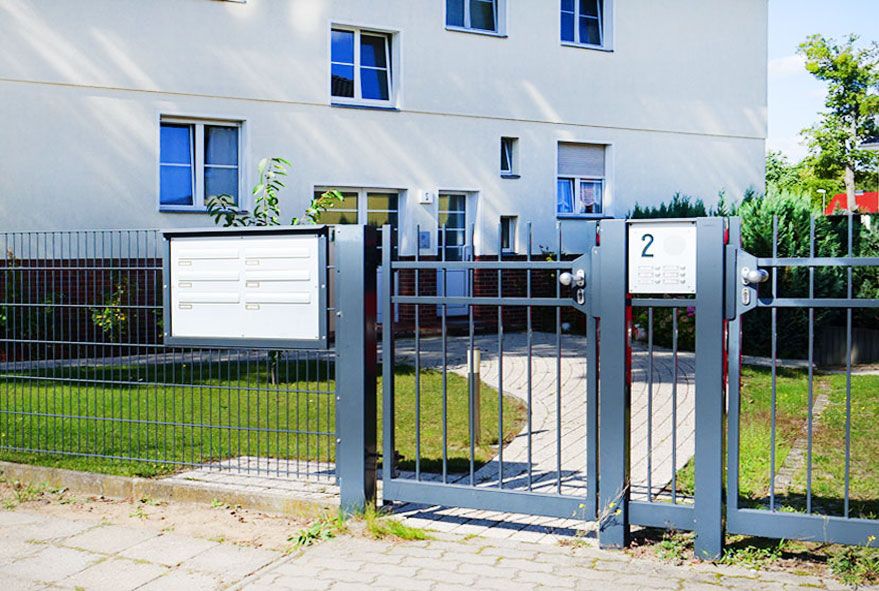 Wie finde ich aus den zur Auswahl stehenden Postkästen die für mich passende Briefkastenanlage?