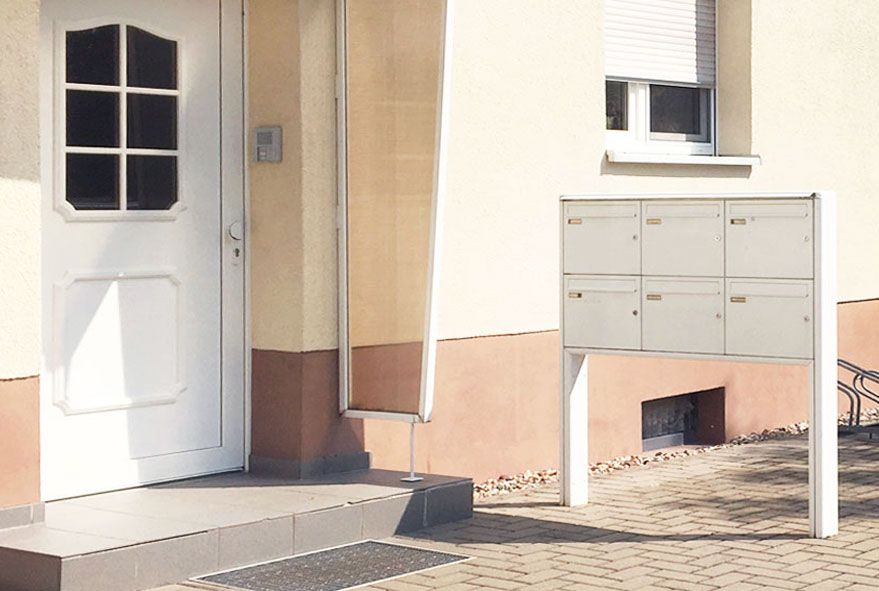 Zur freien Montage für sechs Parteien geeignete lackierte Briefkastenanlage kaufen